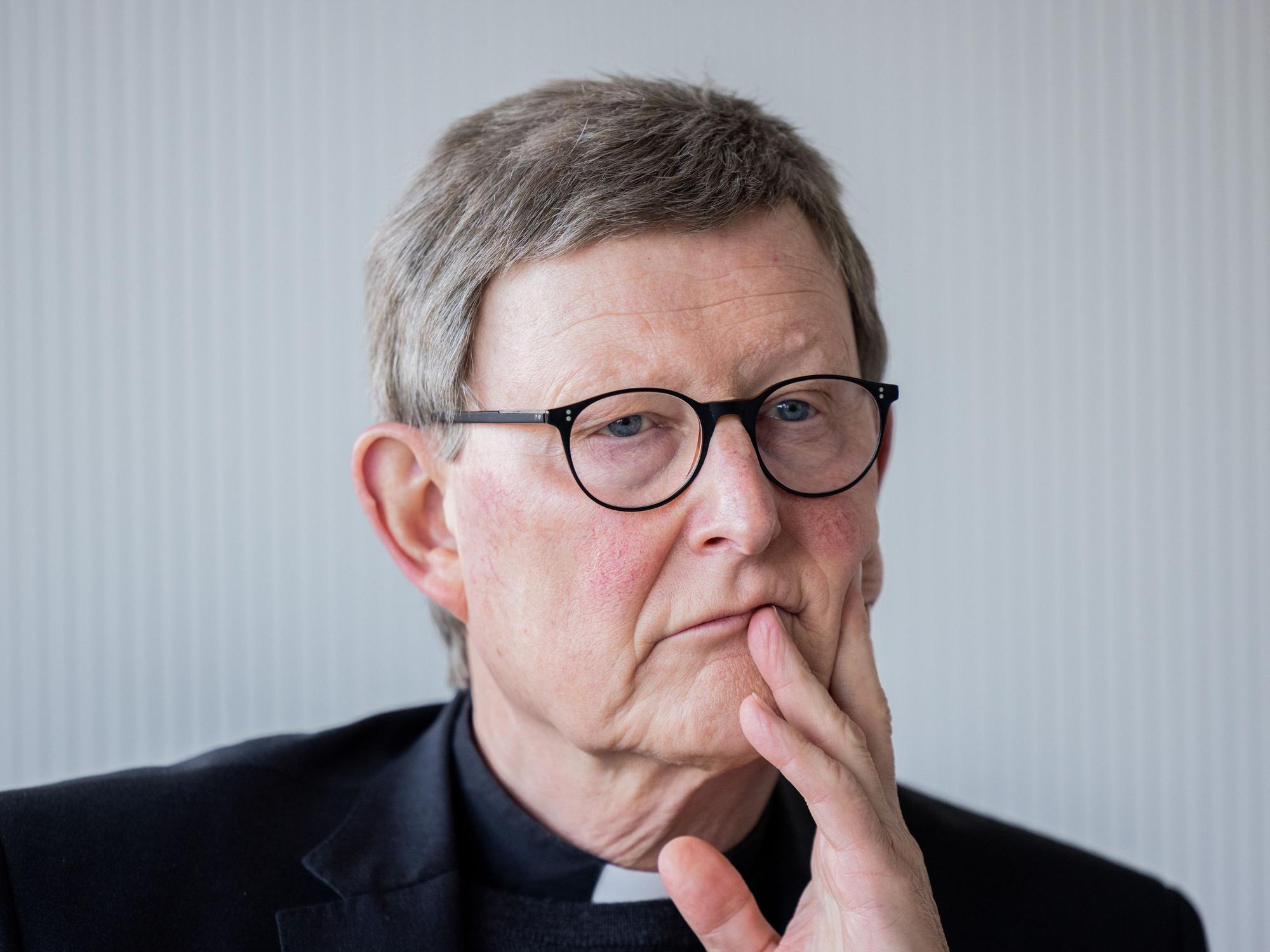 Kardinal Rainer Maria Woelki, Erzbischof von Köln, spricht im Domforum. Hier wurden die Ergebnisse der diözesanen Versammlung des Erzbistums Köln zur Weltsynode vorgestellt.