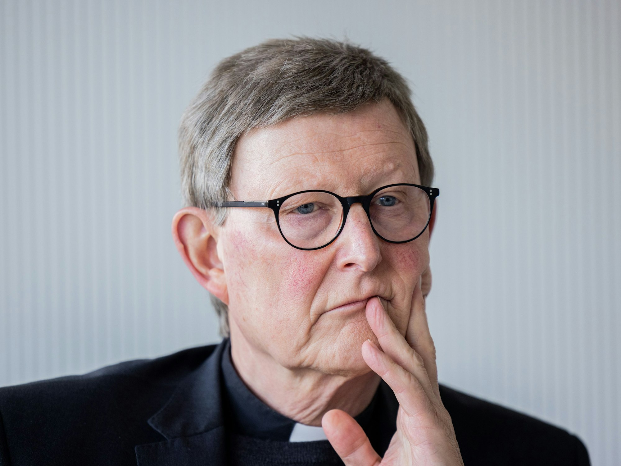 Kardinal Rainer Maria Woelki, Erzbischof von Köln, spricht im Domforum. Hier wurden die Ergebnisse der diözesanen Versammlung des Erzbistums Köln zur Weltsynode vorgestellt.