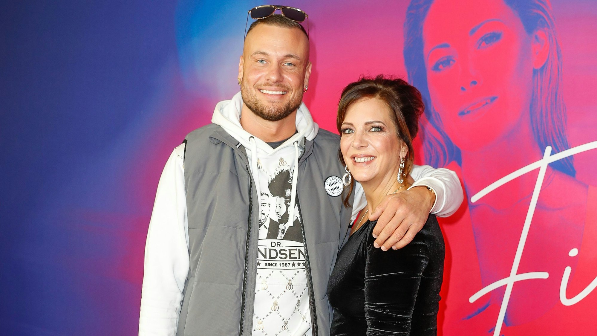 Eric Sindermann und Daniela Büchner kommen zur Premier der SAT. 1-Show „Helene Fischer - Ein Abend im Rausch“ im Delphi Filmpalast.