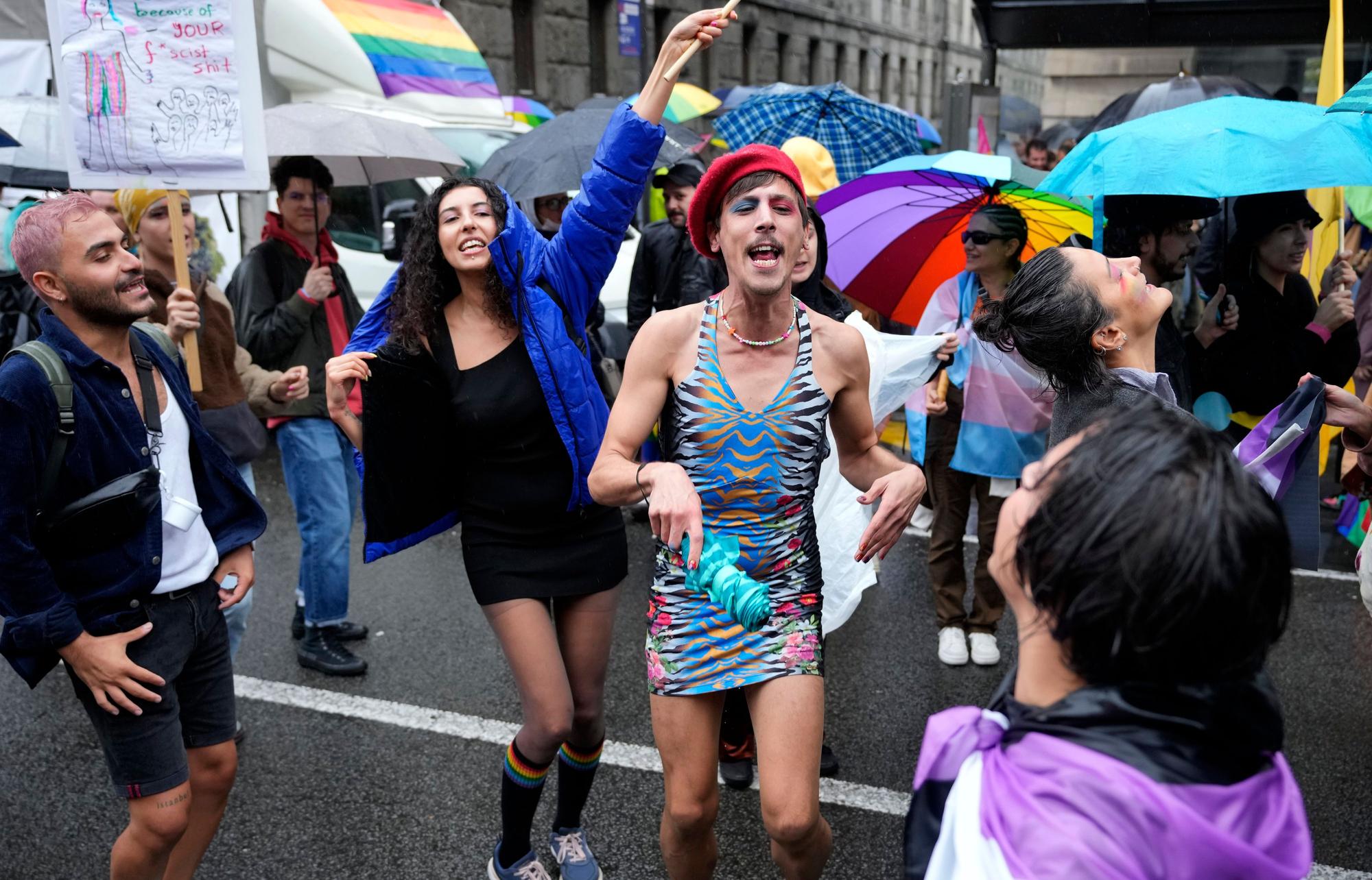 Teilnehmer der europäischen LGBTQ-Parade in Belgrad am 17. September 2022.