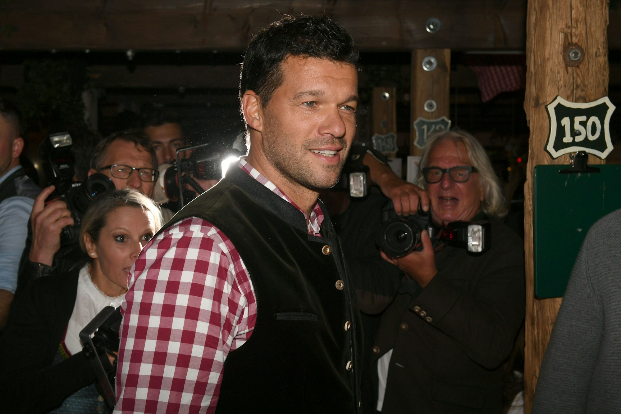 Michael Ballack in Trachten auf dem Oktoberfest.