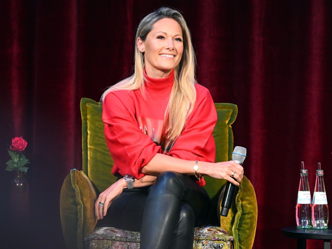 Helene Fischer gibt auf dem Podium ein Statemen zu ihrer Tournee im kommenden Jahr ab. Die Tournee soll 70 Konzerte umfassen.