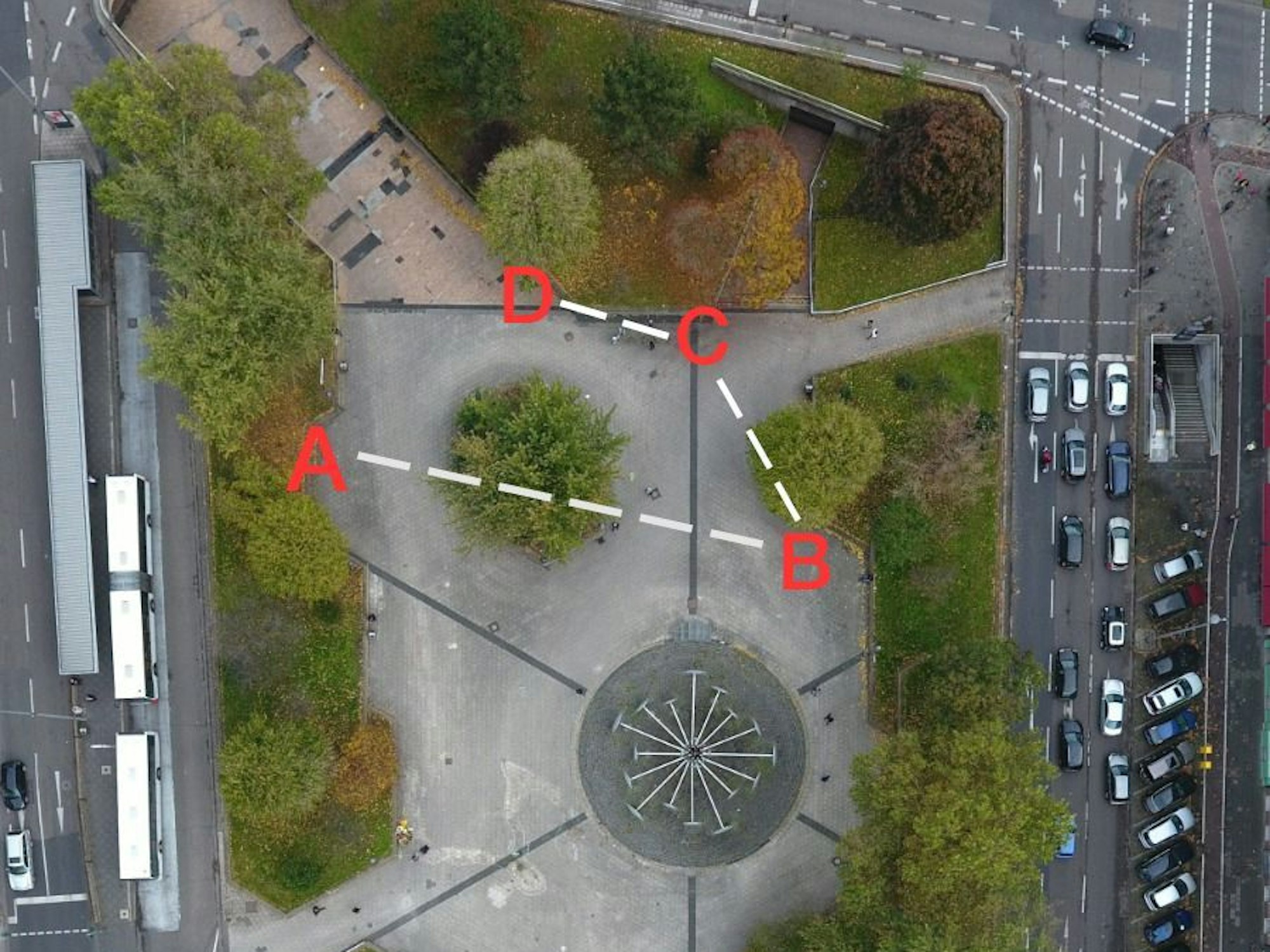 Die verschiedenen Standorte des Urinals am Ebertplatz mit Buchstaben gekennzeichnet.