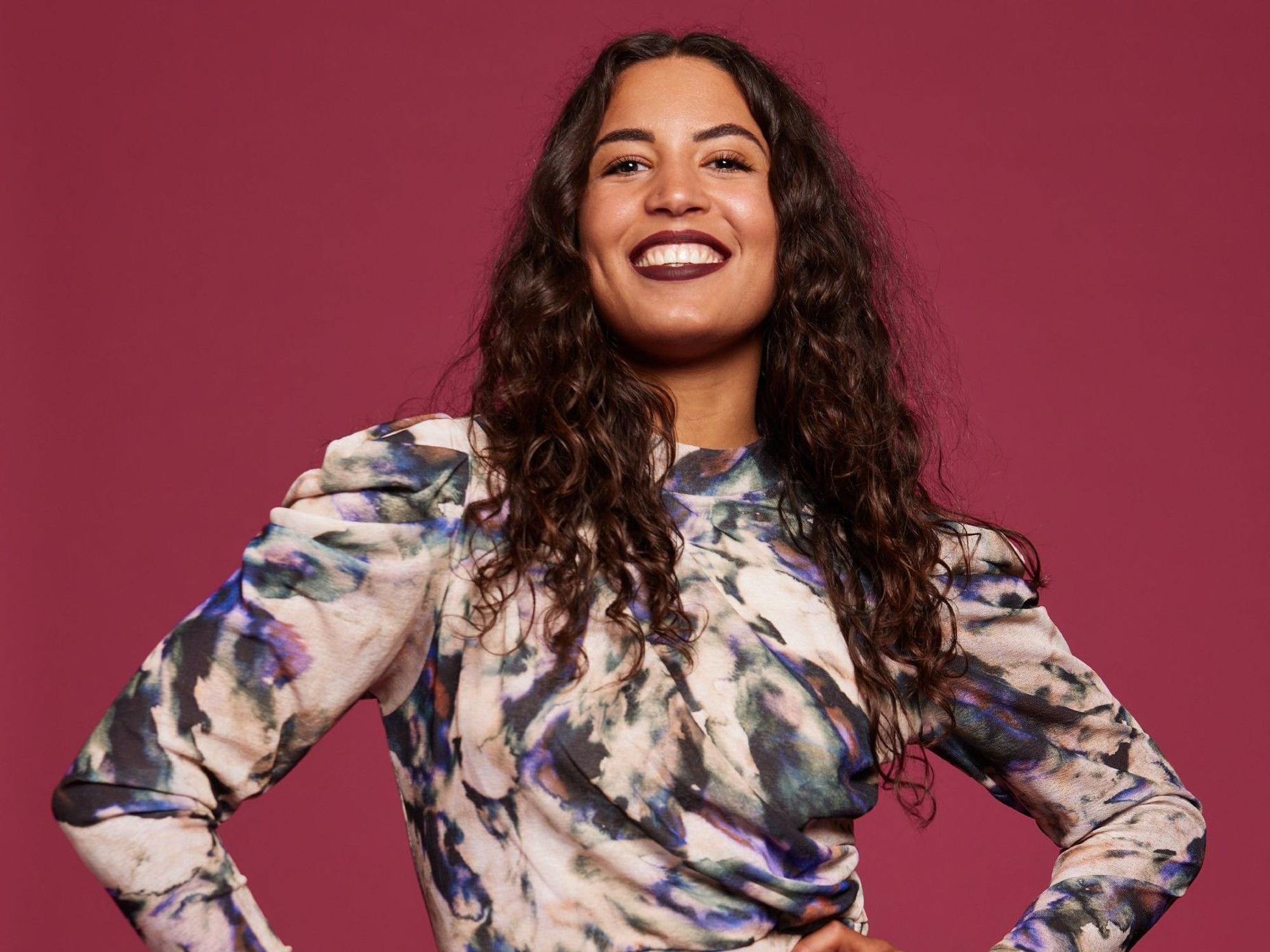 Tyshea aus Köln war 2022 Kandidatin bei der RTL+-Datingshow „Princess Charming“ mit Hanna Sökeland.