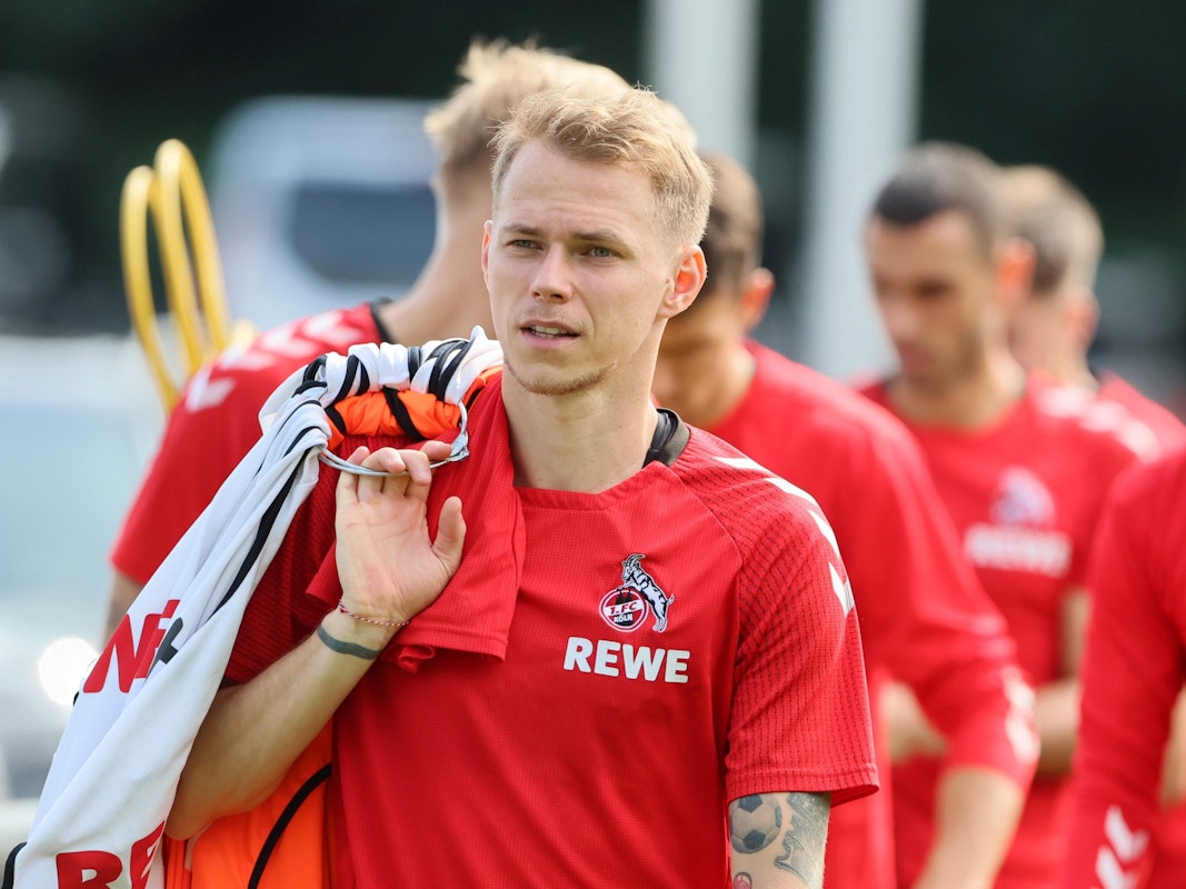 Ondrej Duda trägt Leibchen.