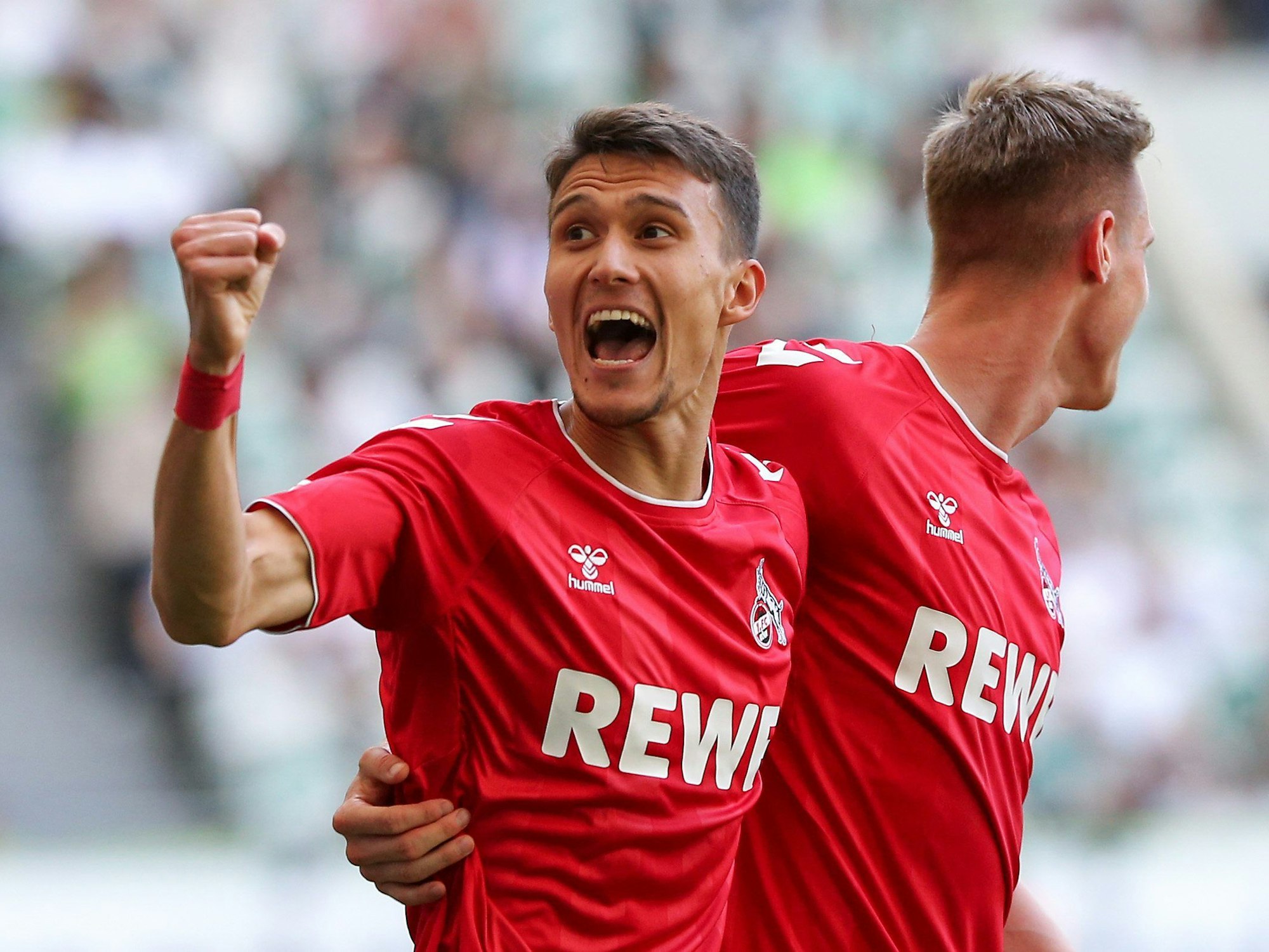 Dejan Ljubicic jubelt zusammen mit Steffen Tigges.