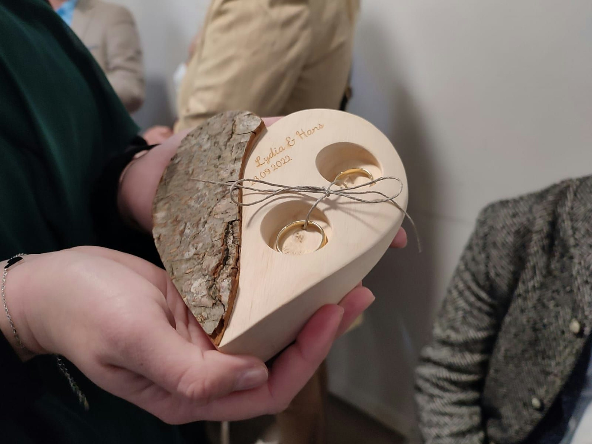 Hans Süper hat in Köln seine Frau Lydia geheiratet. Das Foto zeigt die Ringe des Paars.