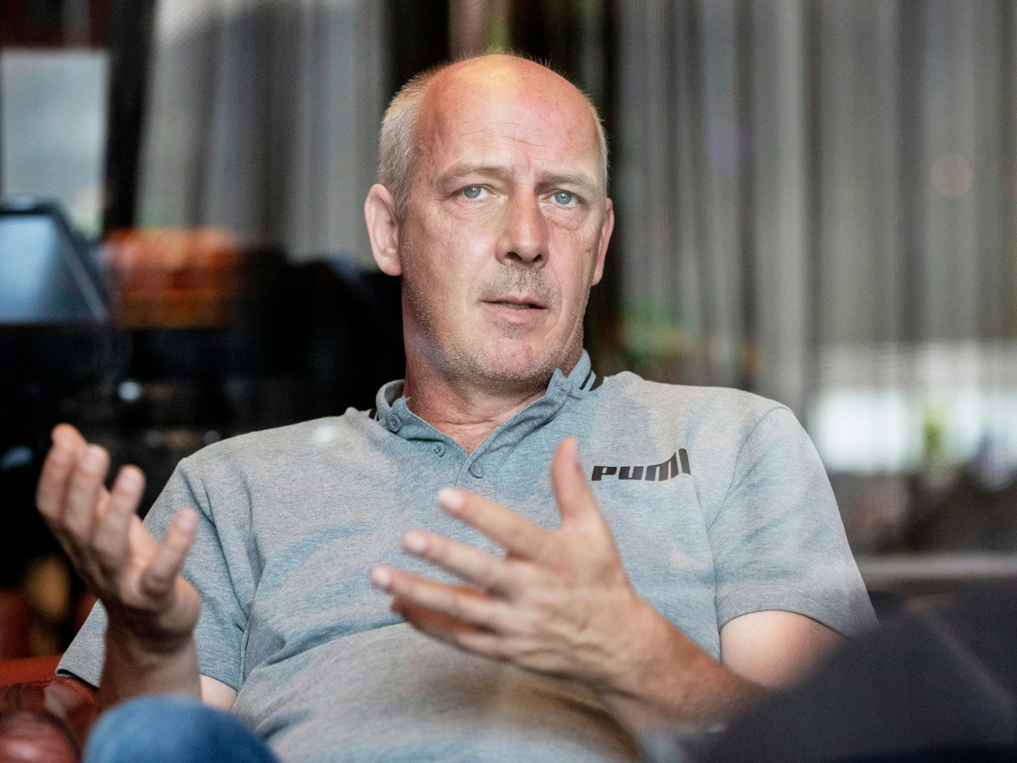 Mario Basler, ehemaliger Fußballprofi, nimmt an einem Interviewtermin mit der Deutschen Presse-Agentur teil.