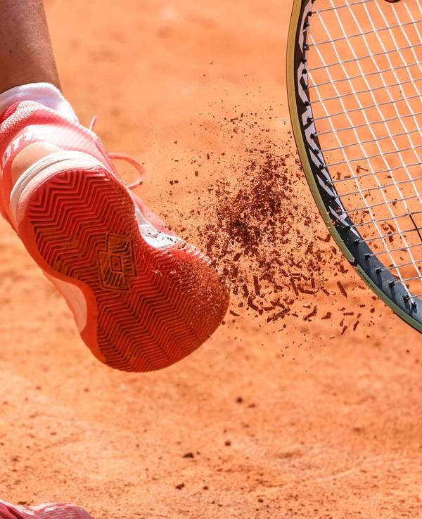 Das Symbolbild ist bei einer WTA-Tour im Juli 2022 aufgenommen und zeigt einen Tennis-Schläger.