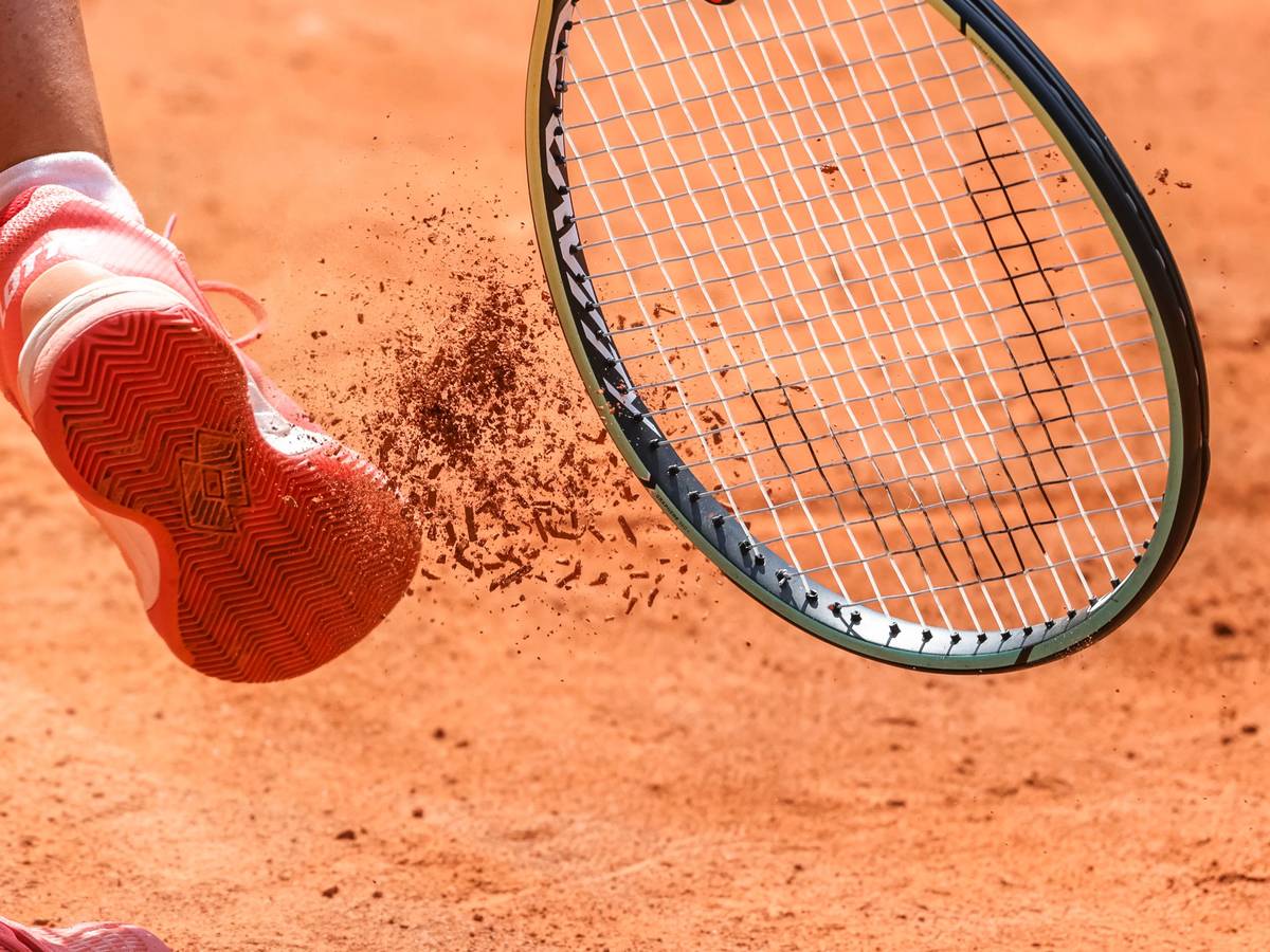 Das Symbolbild ist bei einer WTA-Tour im Juli 2022 aufgenommen und zeigt einen Tennis-Schläger.