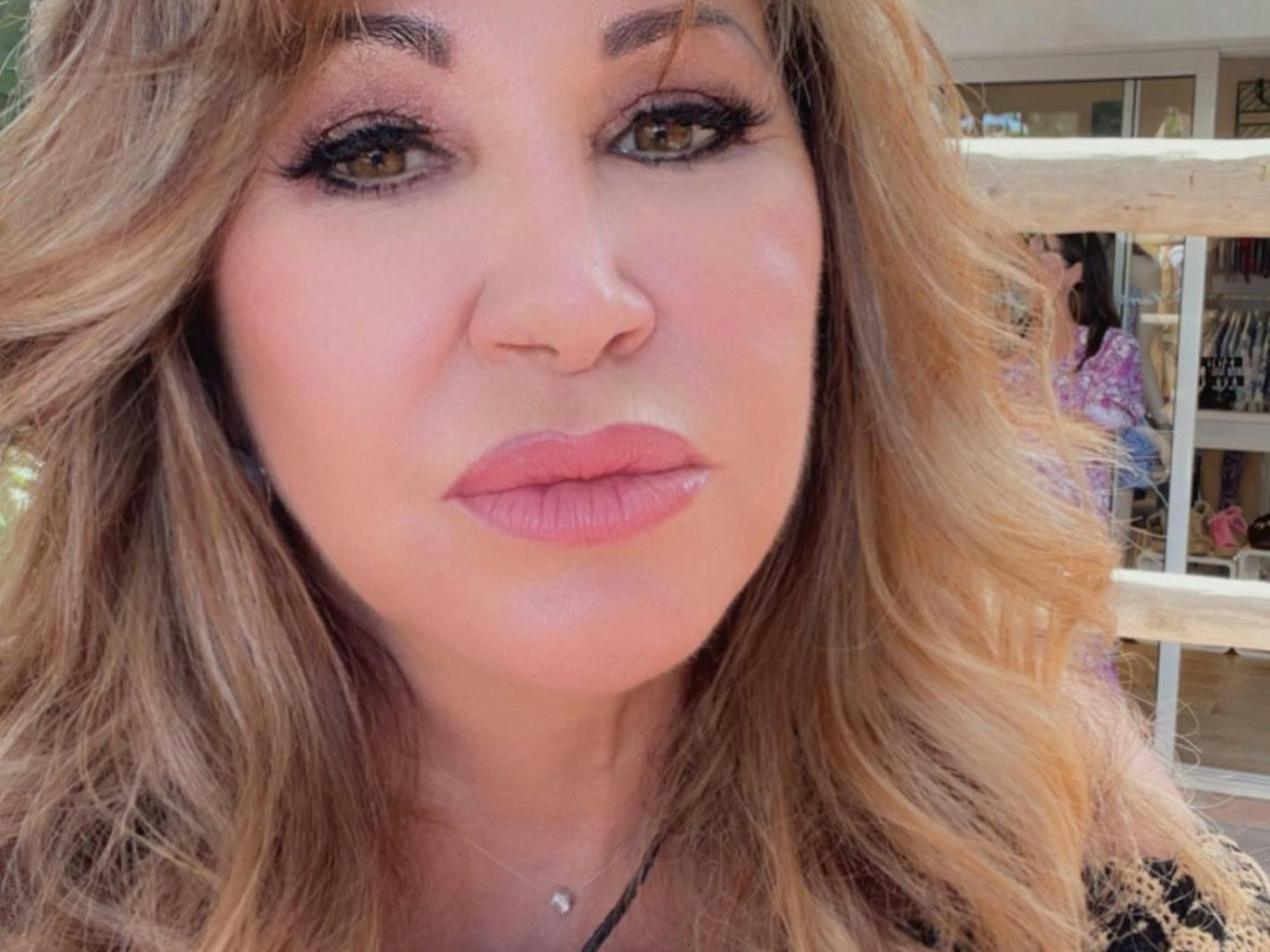 Carmen Geiss, hier auf einem Instagram-Selfie aus im Sommer 2018, posiert auf ihrem Instagram-Account.