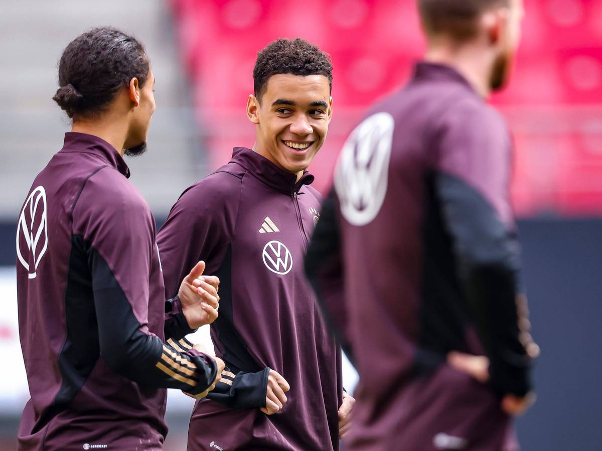 Abschlusstraining vor dem Spiel gegen England, Red Bull Arena: Spieler Jamal Musiala (M) nimmt am Training teil.