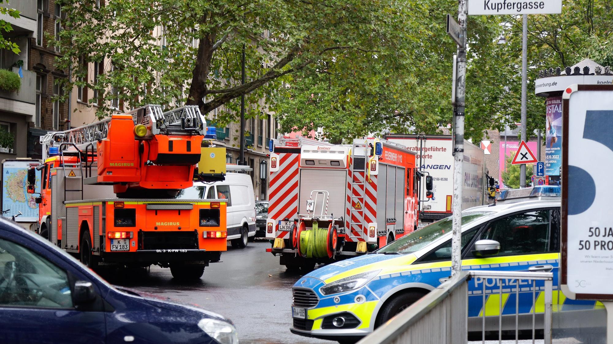 Polizei und Feuerwehr sind am Montagnachmittag (26. September 2022) am Appellhofplatz im Einsatz.