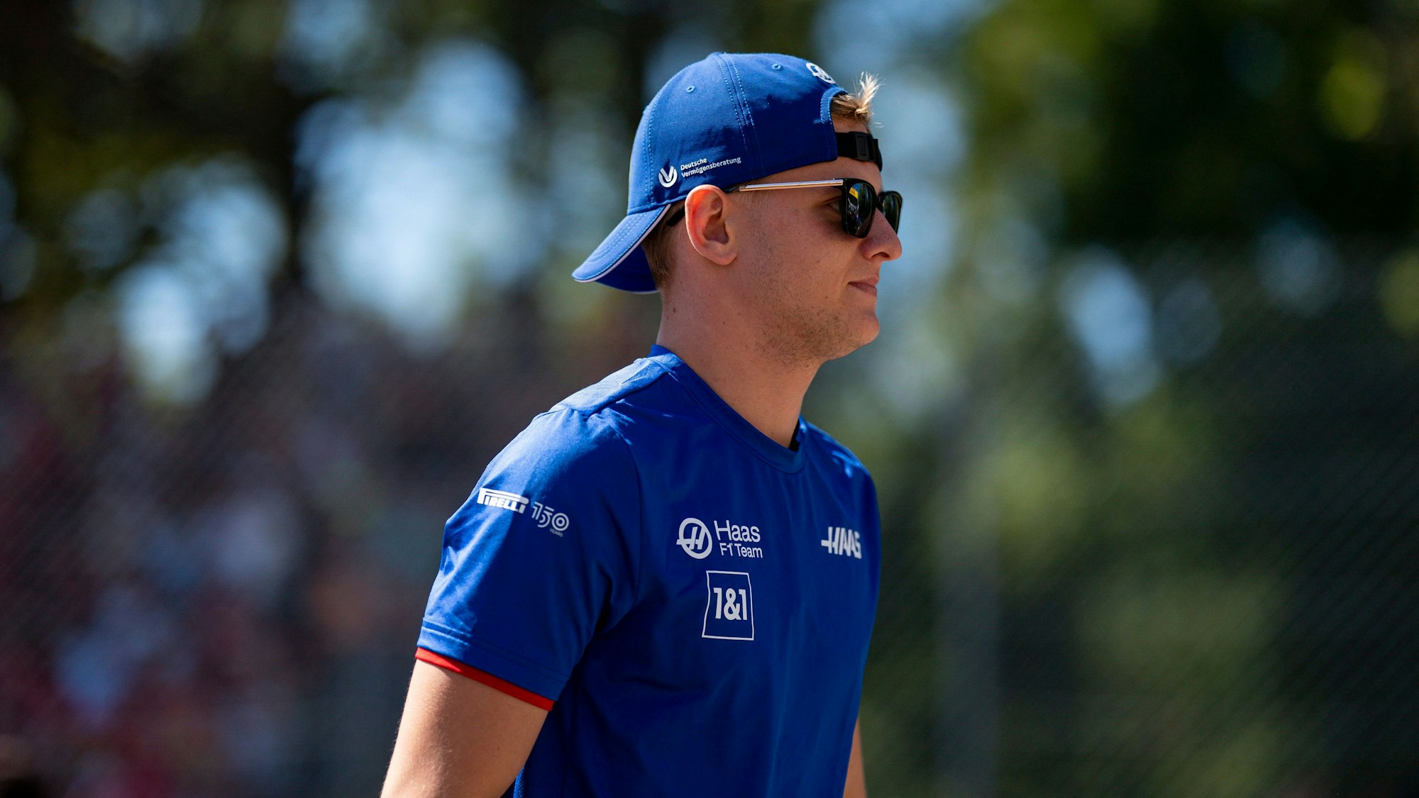 Mick Schumacher vom Haas F1 Team während der Fahrerparade in Monza.