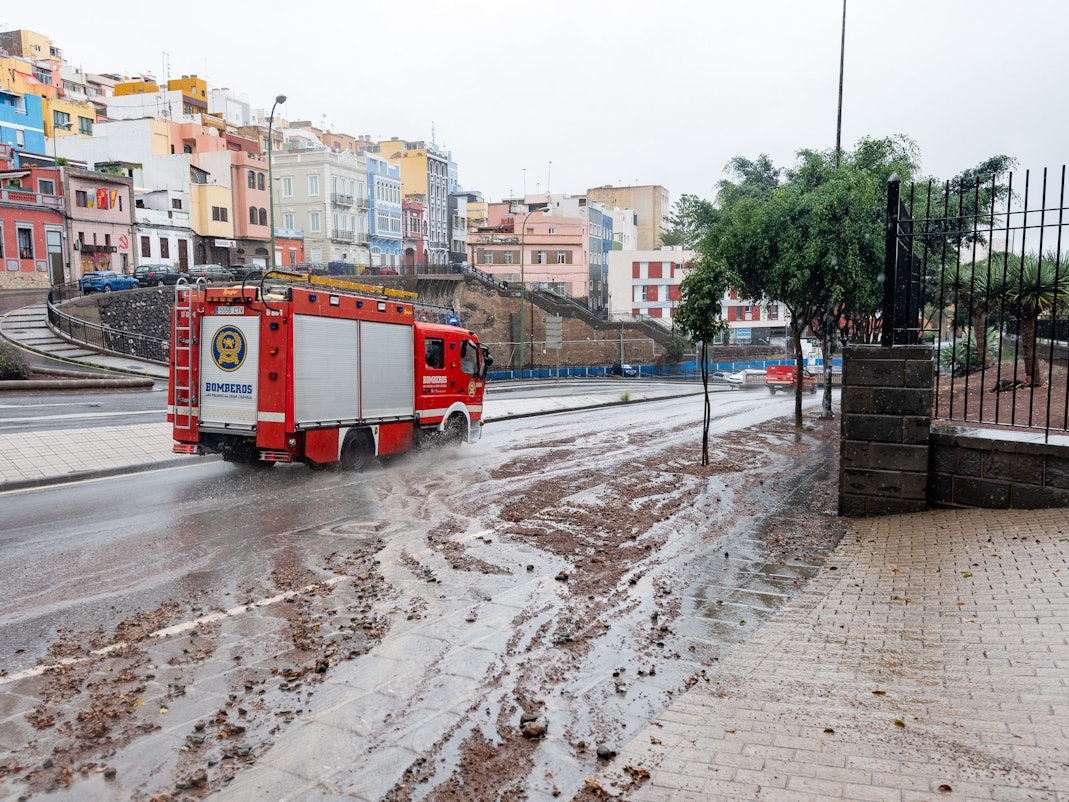 Feuerwehren im Großeinsatz in Las Palmas auf Gran Canaria.