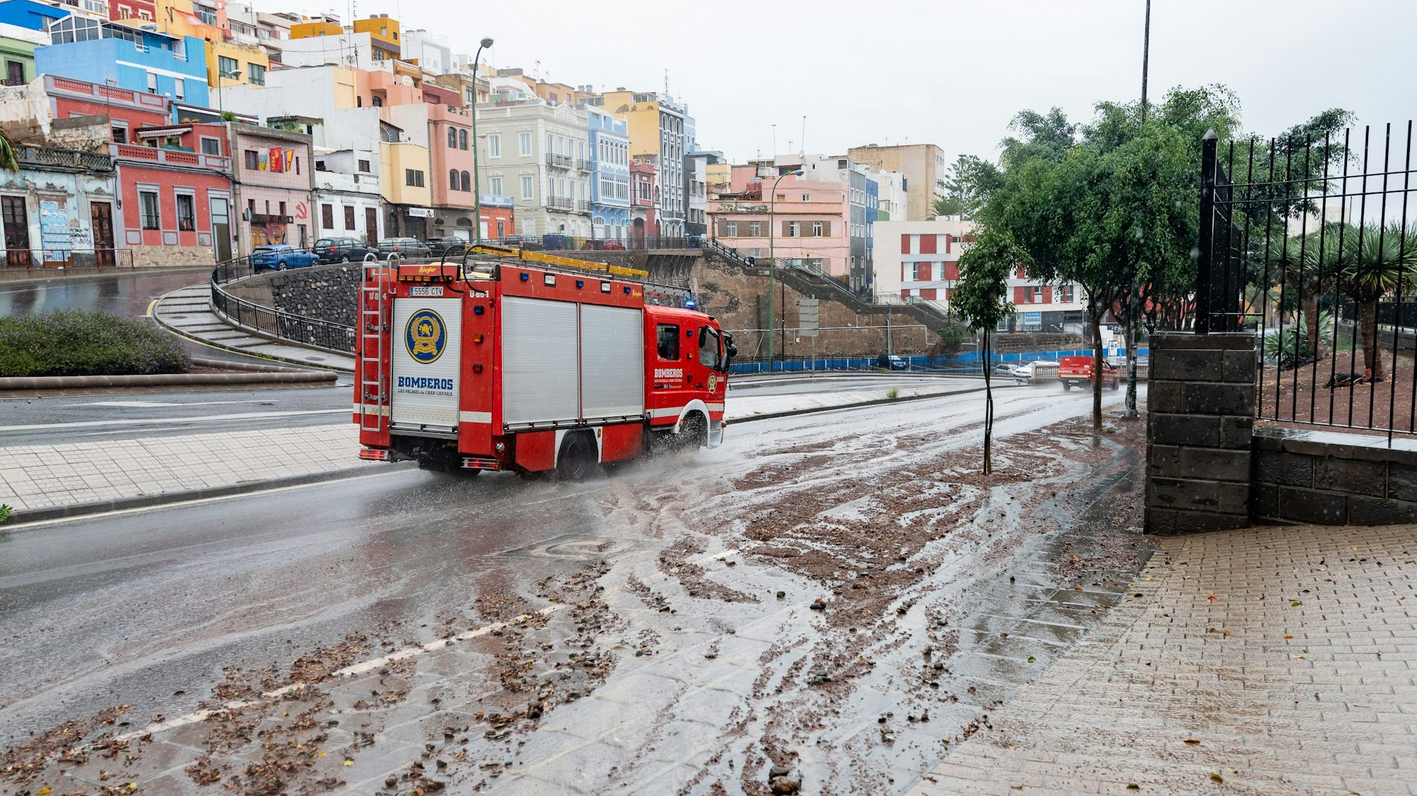 Feuerwehren im Großeinsatz in Las Palmas auf Gran Canaria.