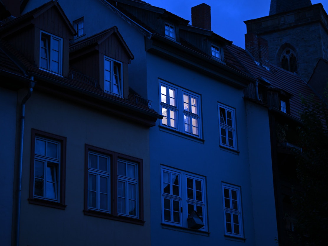 Viele Menschen haben Angst, aufgrund der steigenden Preise ihre Wohnungen zu verlieren. Hier ein Symbolfoto von Wohnungen in einer deutschen Innenstadt.