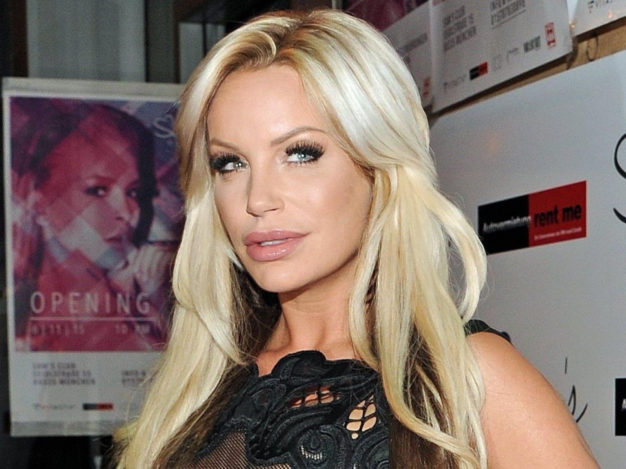 Reality-TV-Star Gina-Lisa Lohfink hat sich optisch total verändert. Das Foto zeigt die ehemalige „Dschungelcamp“-Kandidatin auf einer Party im November 2015 in München.