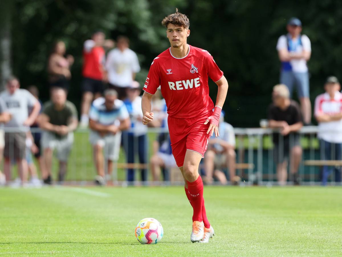 Rijad Smajic im Trikot des 1. FC Köln im Test gegen Zürich.