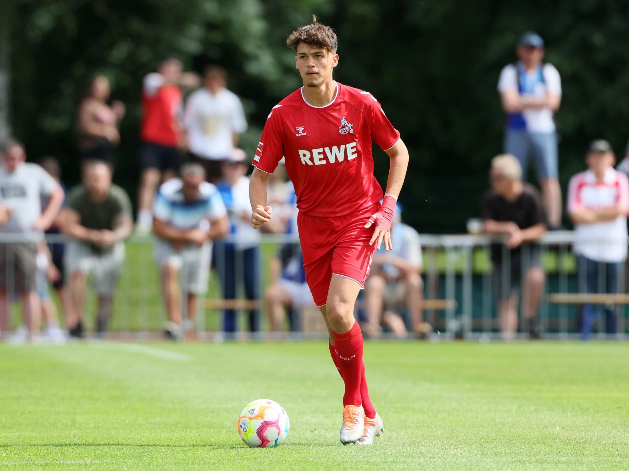 Rijad Smajic im Trikot des 1. FC Köln im Test gegen Zürich.