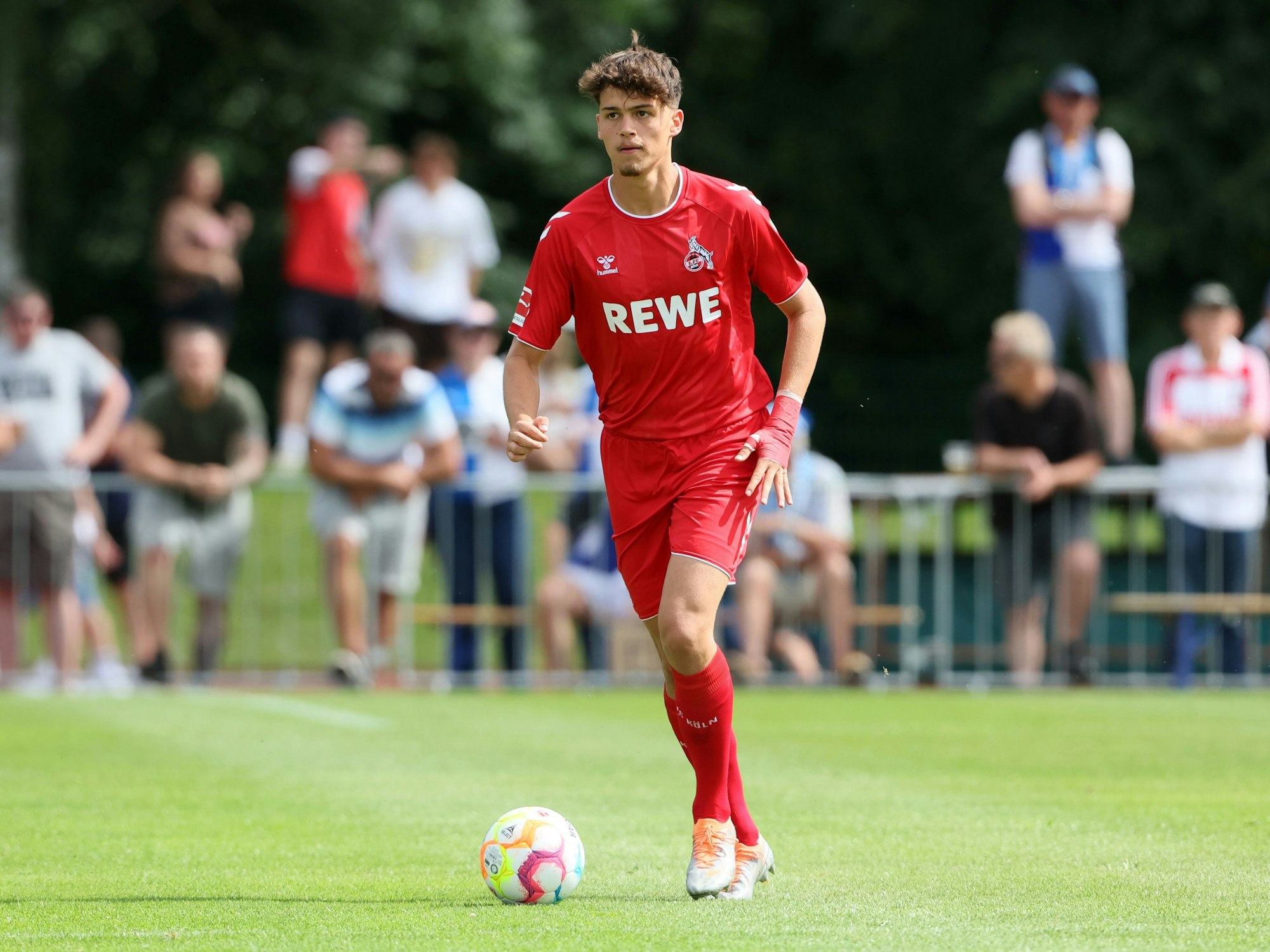 Rijad Smajic im Trikot des 1. FC Köln im Test gegen Zürich.