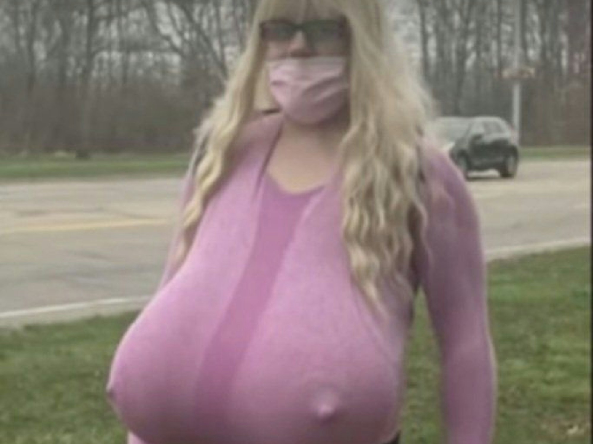 Kayla Lemieux fällt durch ihr ausladendes Erscheinungsbild auf.