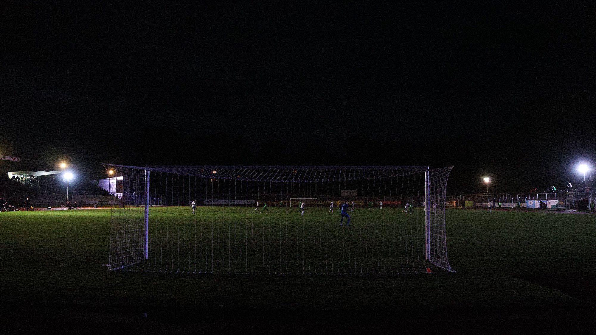 Beim Spiel im Westfalenpokal beklagt sich Regionalligist Preußen Münster über die seiner Ansicht nach irregulären Bedingungen in Erkenschwick. Der Platz ist nur schwach ausgeleuchtet