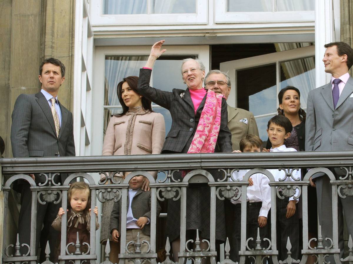 Die dänische Königin Margrethe II. und ihre Familie bei Feierlichkeiten im April 2009.