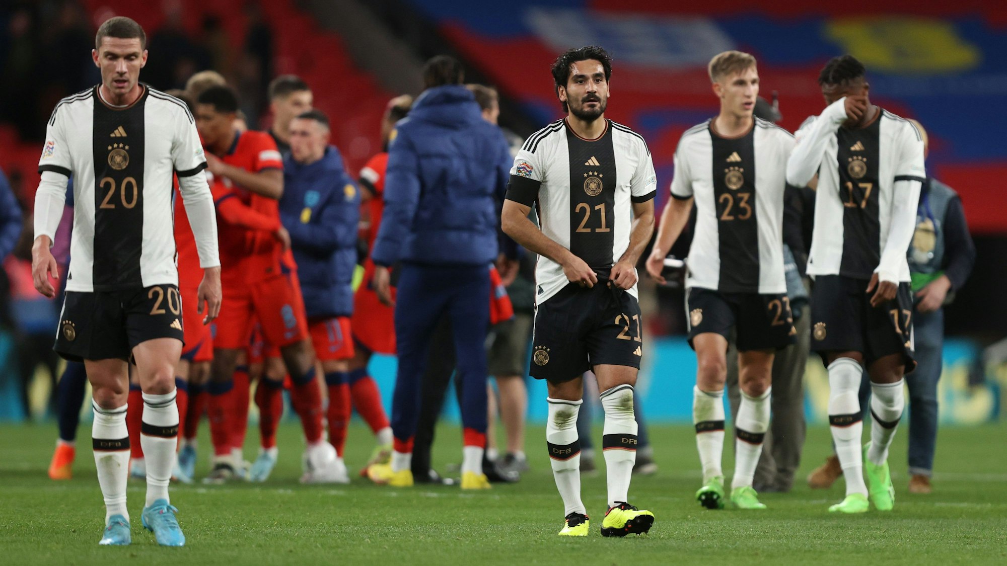 Enttäuschung bei den DFB-Stars nach dem 3:3 zum Abschluss der Nations League in England.