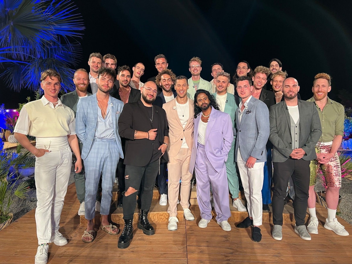 Die Kandidaten der Staffel: Hinten v.l.: Alexander, Sebastian, Marcel, Nico, Alex, Tim, Philip, Dennis O.; mitte v.l.: Manuel K., Dennis S., Alessandro, Joel, Sam, Niko; unten v.l.: Leon, Philippe, Jonny, Prince Fabian, Srira, Marcus, Thomas und Manuel B.