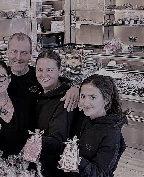 Familie Schmitz von Cafe Printen Schmitz: Josef, Ingrid Josef, Simone und Vivienne Schmitz (v.l.); Ingrid Schmitz ist im Alter von 83 Jahren verstorben.