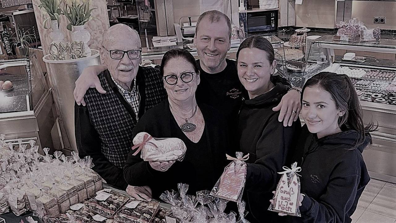 Familie Schmitz von Cafe Printen Schmitz: Josef, Ingrid Josef, Simone und Vivienne Schmitz (v.l.); Ingrid Schmitz ist im Alter von 83 Jahren verstorben.