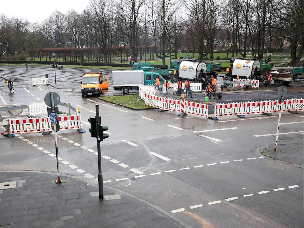 Der Kreuzungsbereich Innere Kanalstraße / Krefelder Straße (Foto vom 5. März 2020). Hier passierte der Unfall – die beteiligte Radfahrerin ist am Montagabend (26. September 2022) gestorben.