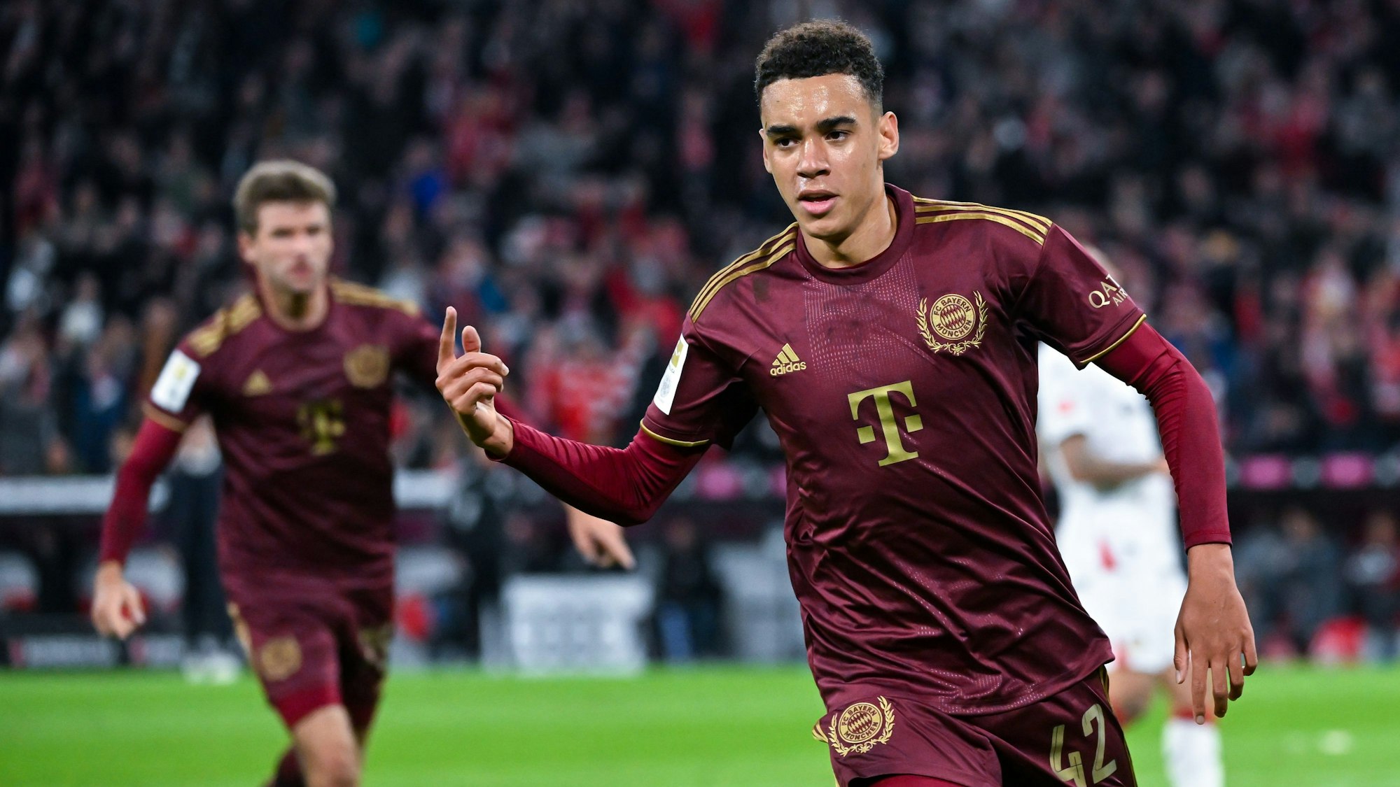 Jamal Musiala von München jubelt über sein Tor zum 2:0.