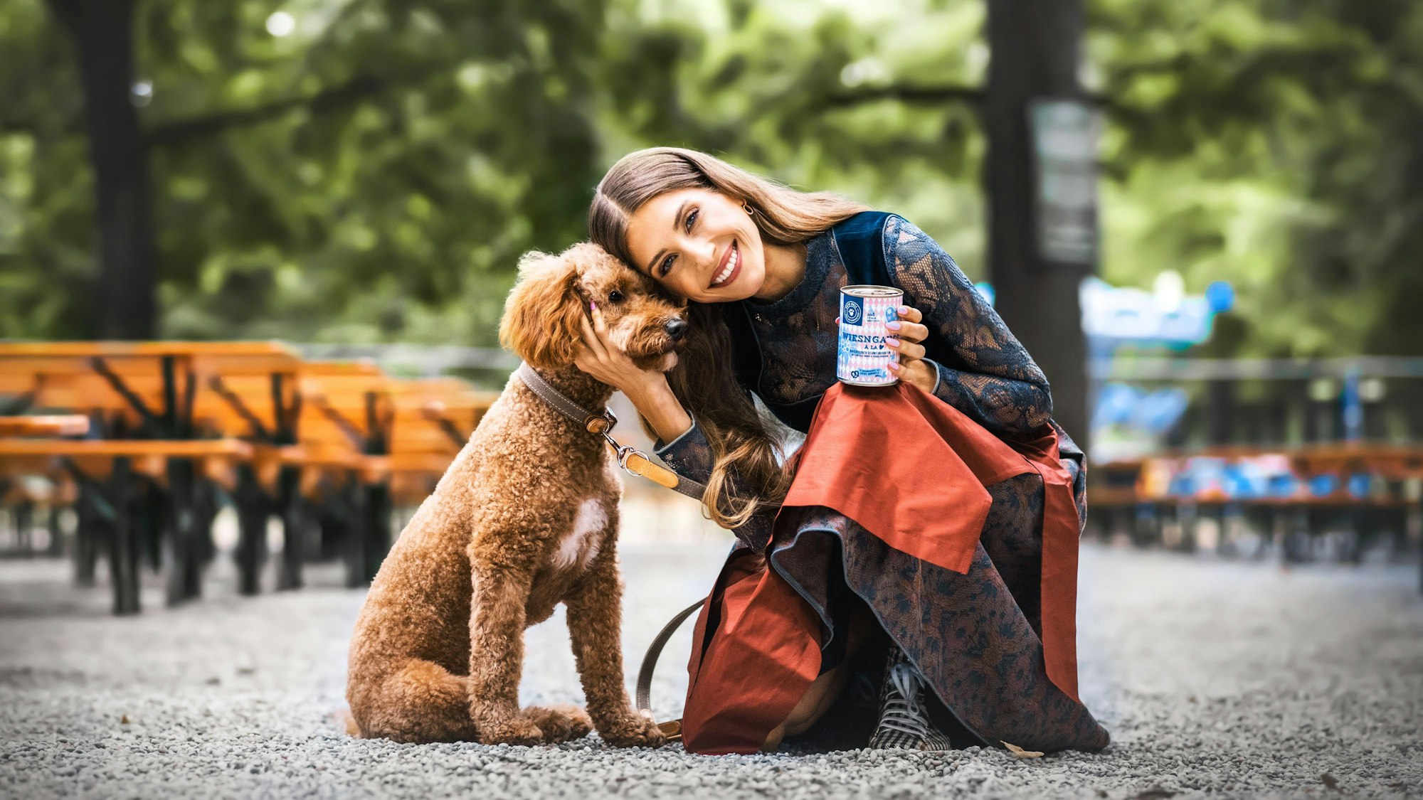 Cathy Hummels und Hund Moon.