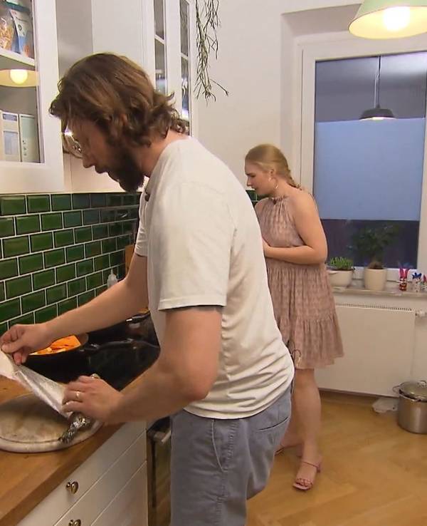„Das perfekte Dinner“ (30. September 2022): Battle um den perfekten Rehrücken, Greta spickt in Philipps Küche.