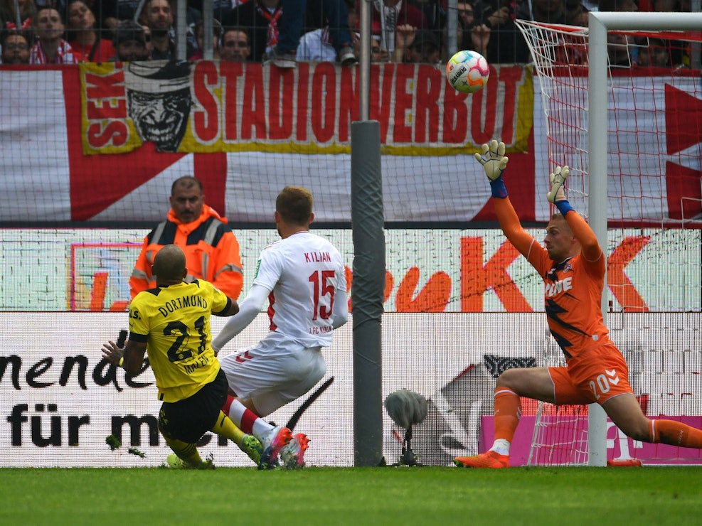 FC-Keeper Marvin Schwäbe parierte am Samstag (1. Oktober 2022) gegen Borussia Dortmund mehrfach glänzend.