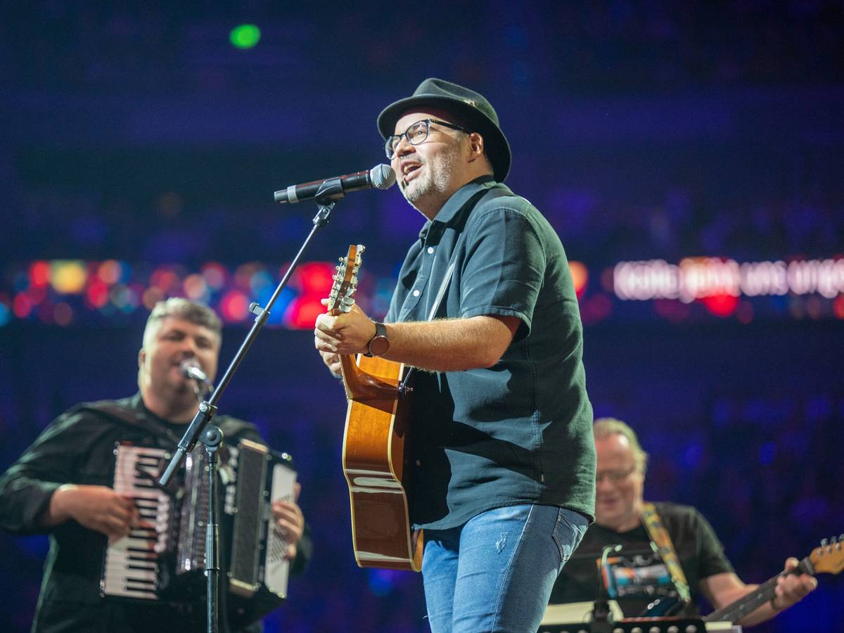 Björn Heuser bei Kölle singt in der Lanxessarena.