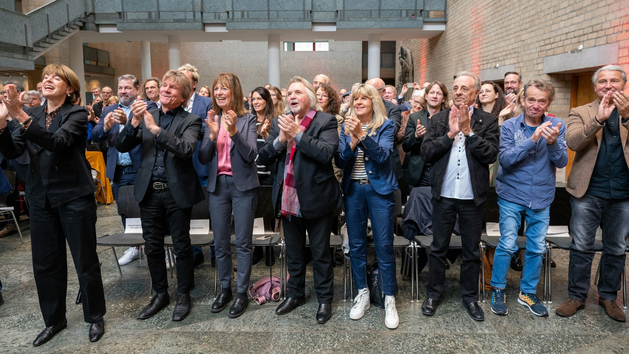 Oberbürgermeisterin Henriette Reker empfängt Bläck Fööss zum 50. Jubiläum.