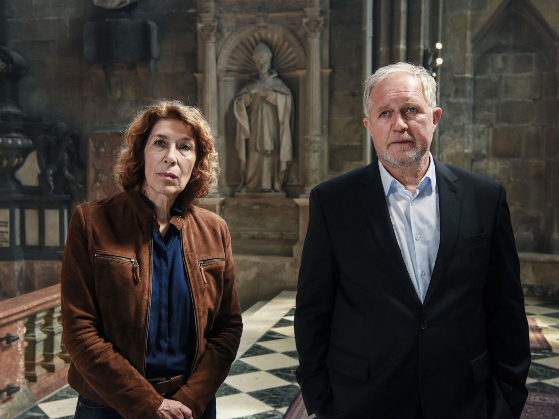 Kommissarin Bibi Fellner (Adele Neuhauser) und ihr Kollege Moritz Eisner (Harald Krassnitzer) in einer Szene aus „Tatort: Das Tor zur Hölle“