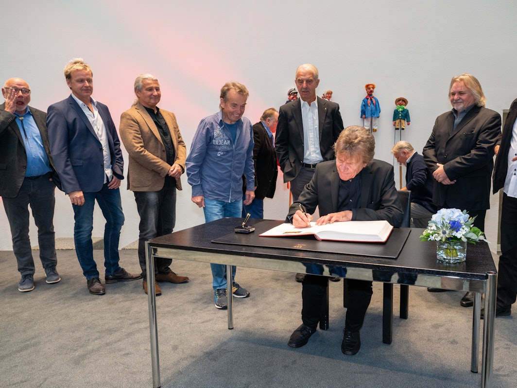 Oberbürgermeisterin Henriette Reker empfängt Bläck Fööss zum 50. Jubiläum.