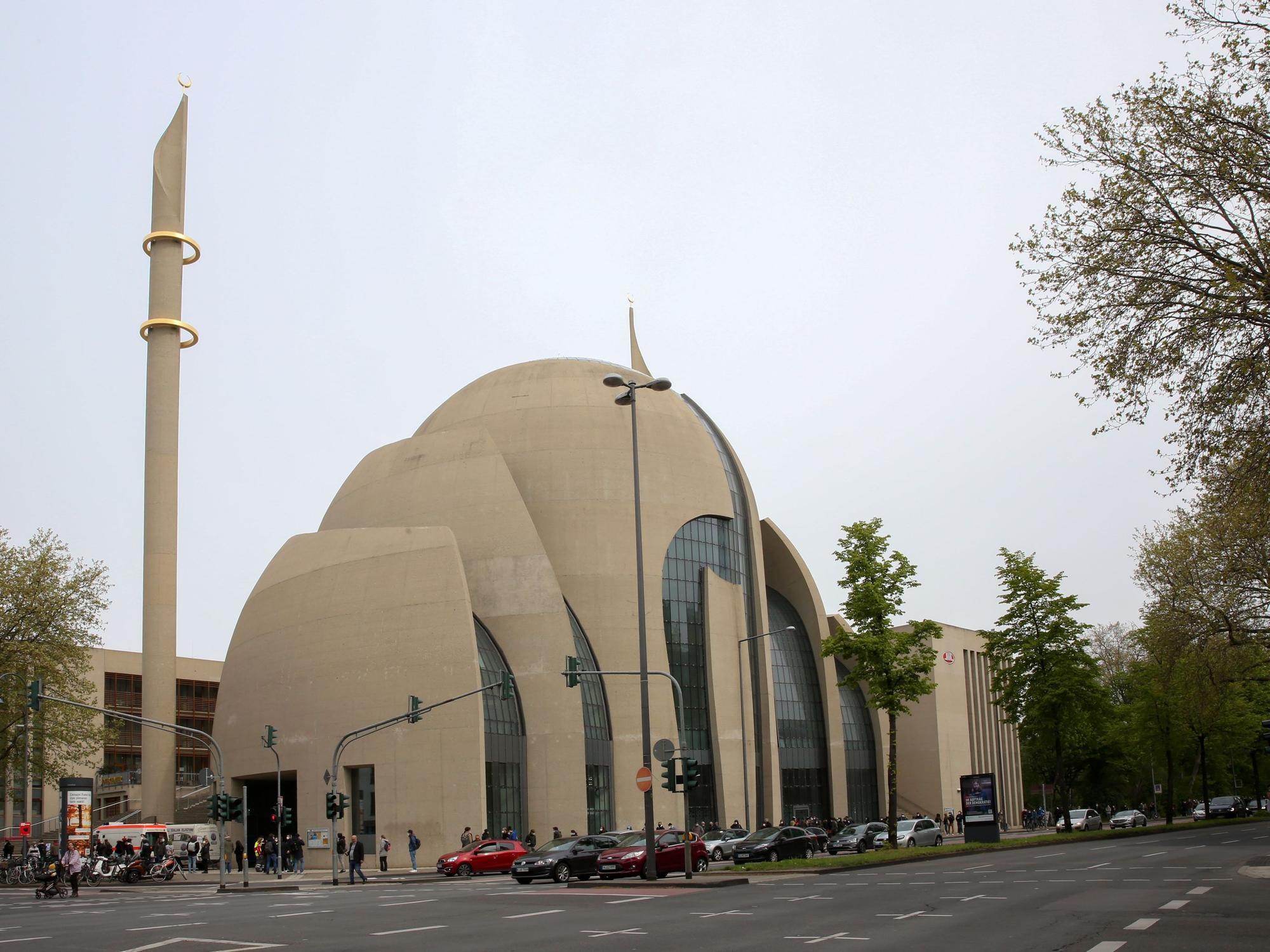 Das Foto zeigt die Kölner Zentralmoschee in Ehrenfeld.