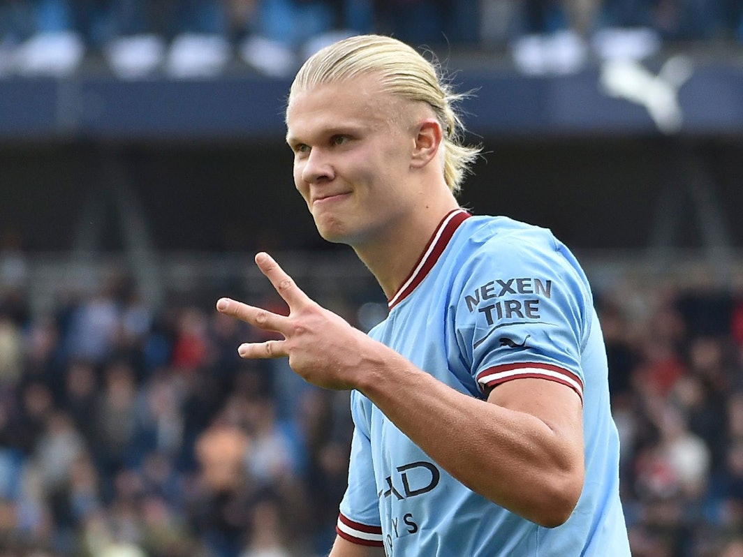 Erling Haaland von Manchester City bejubelt einen Treffer gegen Manchester United.