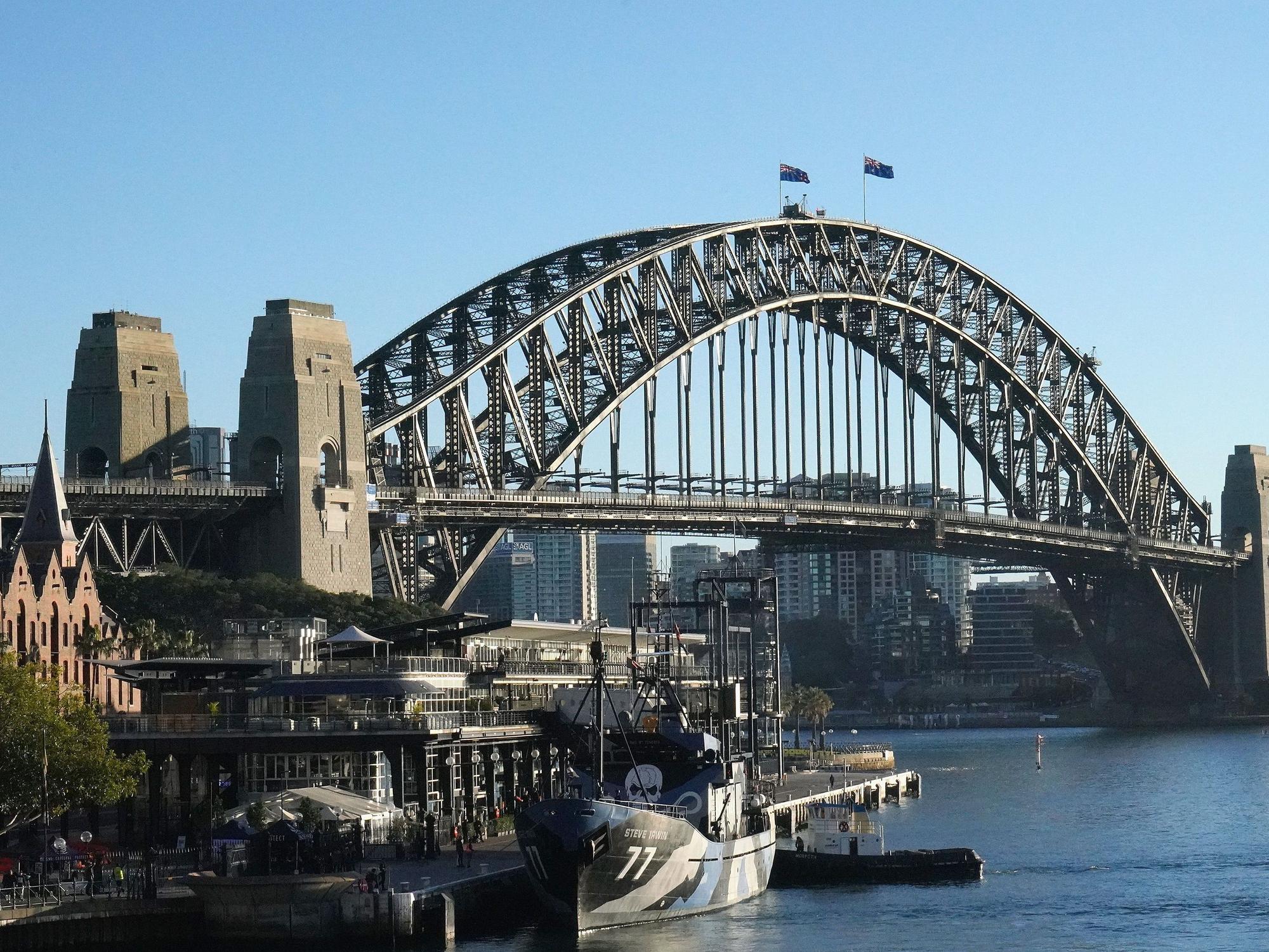 Der Circular Quay im Juli 2018 als Teil der Sydney Cove, die von Seefahrer Arthur Phillip 1788 als „bester Hafen der Welt“ bezeichnet wurde.