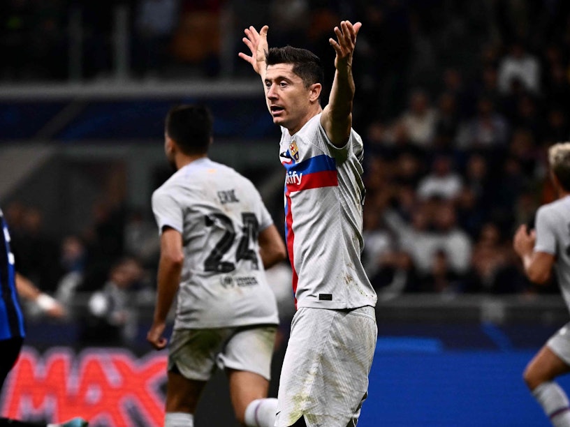 Robert Lewandowski hadert bei der zweiten Niederlage des FC Barcelona in Folge in der Champions League.
