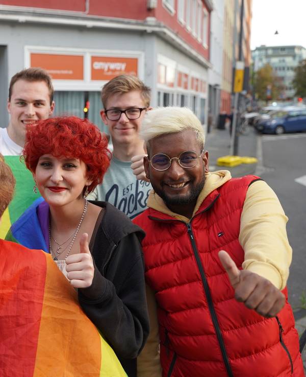 Die LGBTQI+-Community unterstützt die Jugendberatungsstelle anyway in Köln.