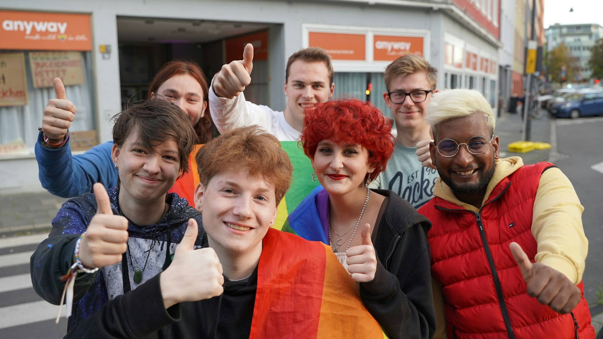 Die LGBTQI+-Community unterstützt die Jugendberatungsstelle anyway in Köln.