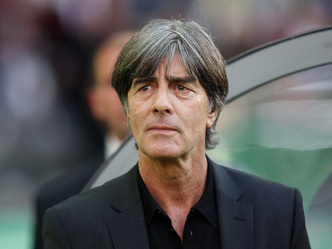 Der ehemalige Bundestrainer Joachim Löw vor dem Spiel.