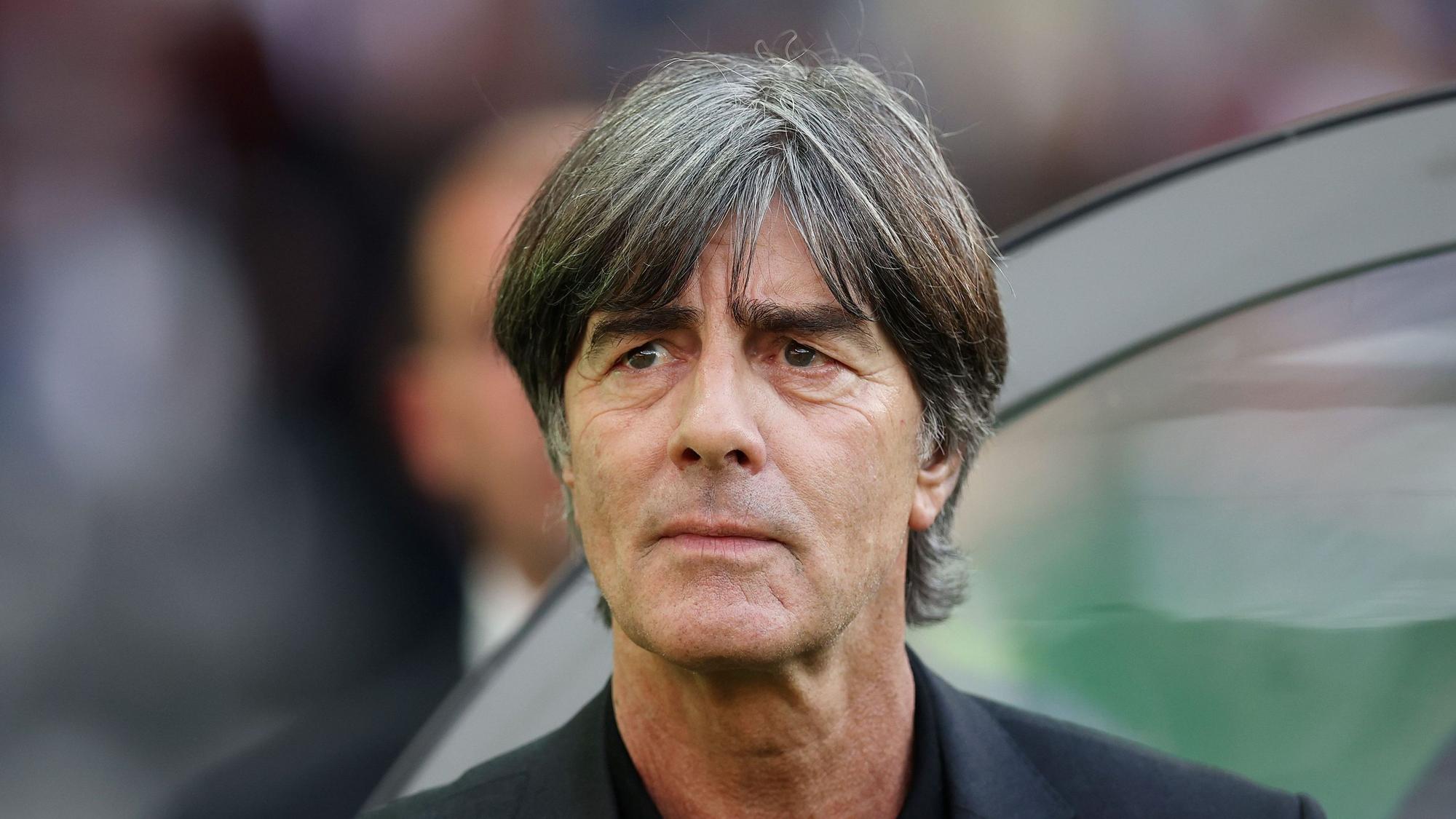 Der ehemalige Bundestrainer Joachim Löw vor dem Spiel.