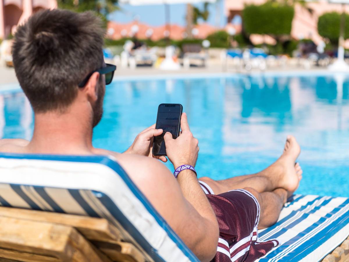 Im Urlaub ständig das Smartphone zücken ist eher keine gute Idee